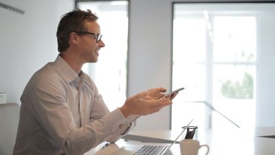 Man Working Office Kundenorientierung f67e5595